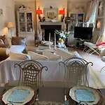 Semesterbostad Charming Provencal Mas With Amazing Sea View And Pool Saint-Tropez