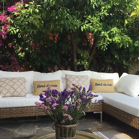 Vakantiehuis Charming Provencal Mas With Amazing Sea View And Pool