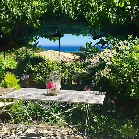 Vakantiehuis Charming Provencal Mas With Amazing Sea View And Pool