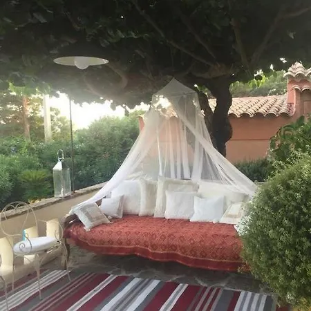 Charming Provencal Mas With Amazing Sea View And Pool Vakantiehuis *
